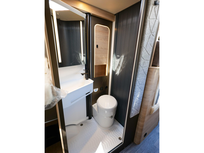 Weinsberg CaraCompact 600 MEG modelo 2027, autom&aacute;tico foto: 18