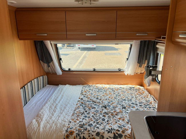Caravelair Antares Luxe 390 Freeline | Fietsenrek | Dinette | Vastbed | Kachel | Koelkast | foto: 18