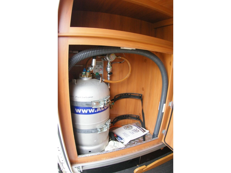 Hymer Exis-i 588 Automaat, Enkele bedden.  foto: 16