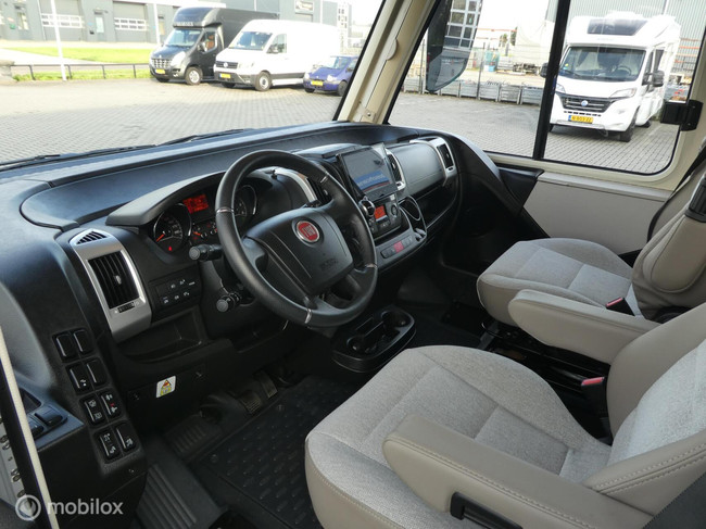Hymer Exsis I 678 AUTOMAAT 160 PK foto: 9